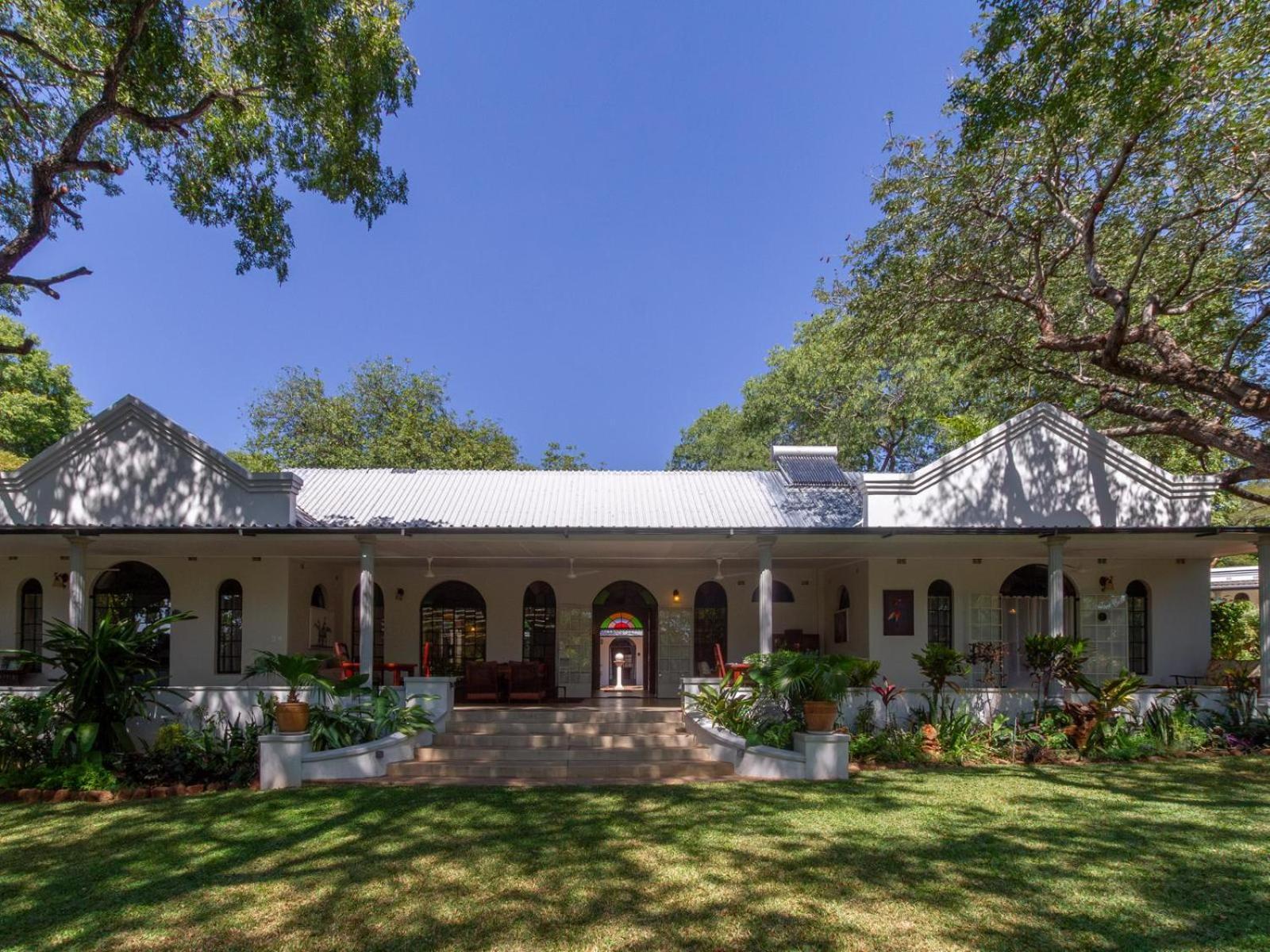 The Courtney Lodge Victoria Falls Exterior photo