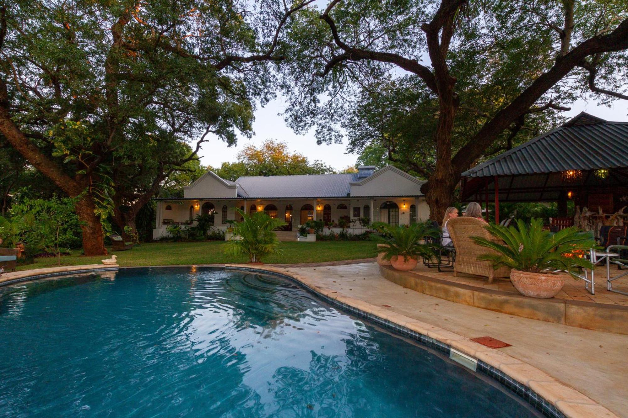 The Courtney Lodge Victoria Falls Exterior photo